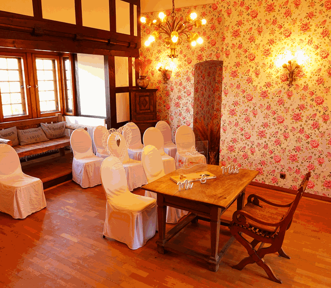 Schloss-Spangenberg-Rosenzimmer-Trauung.gif