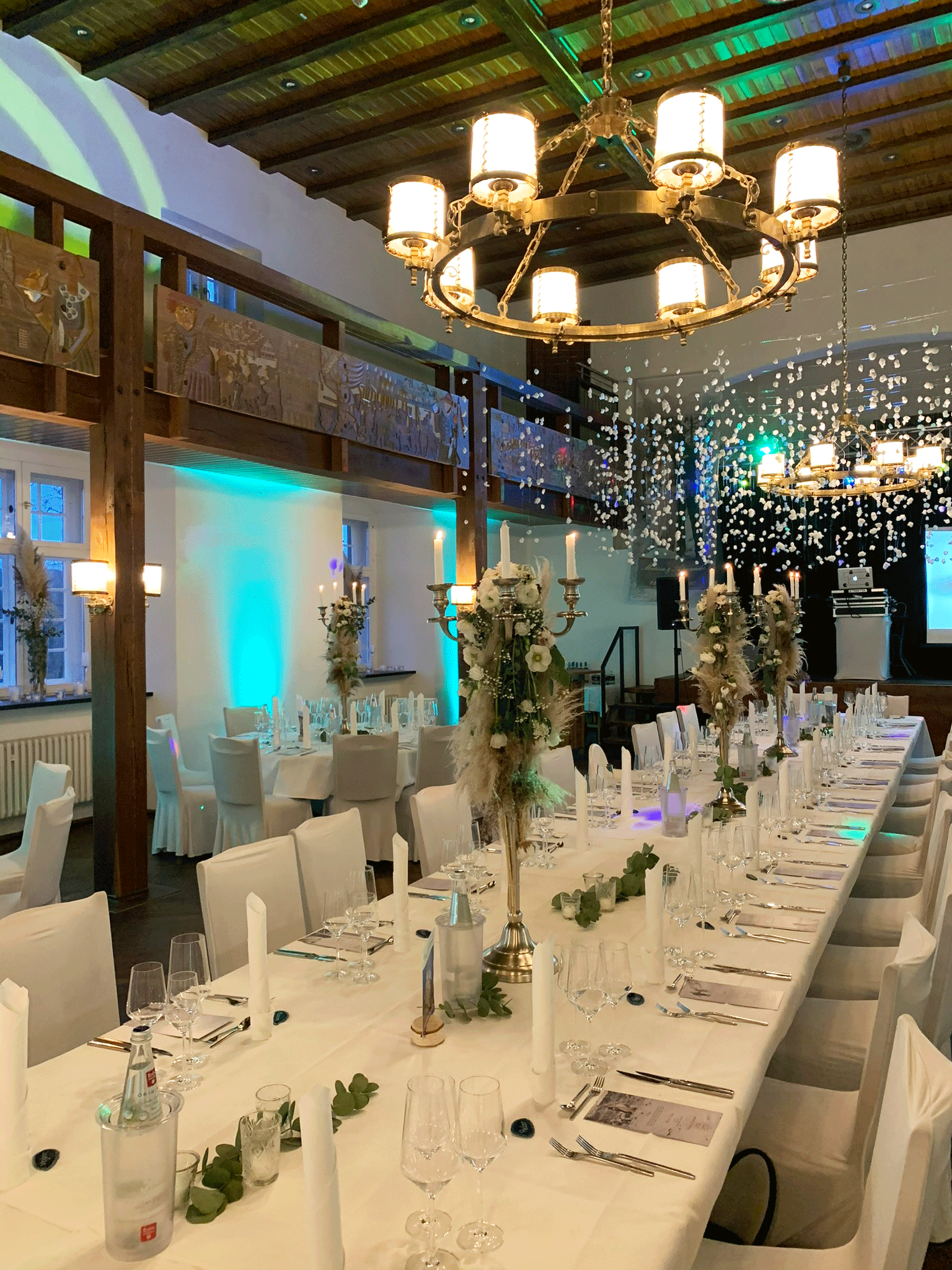 Schloss-Spangenberg-Rittersaal-Bankett-Tafel-(2)