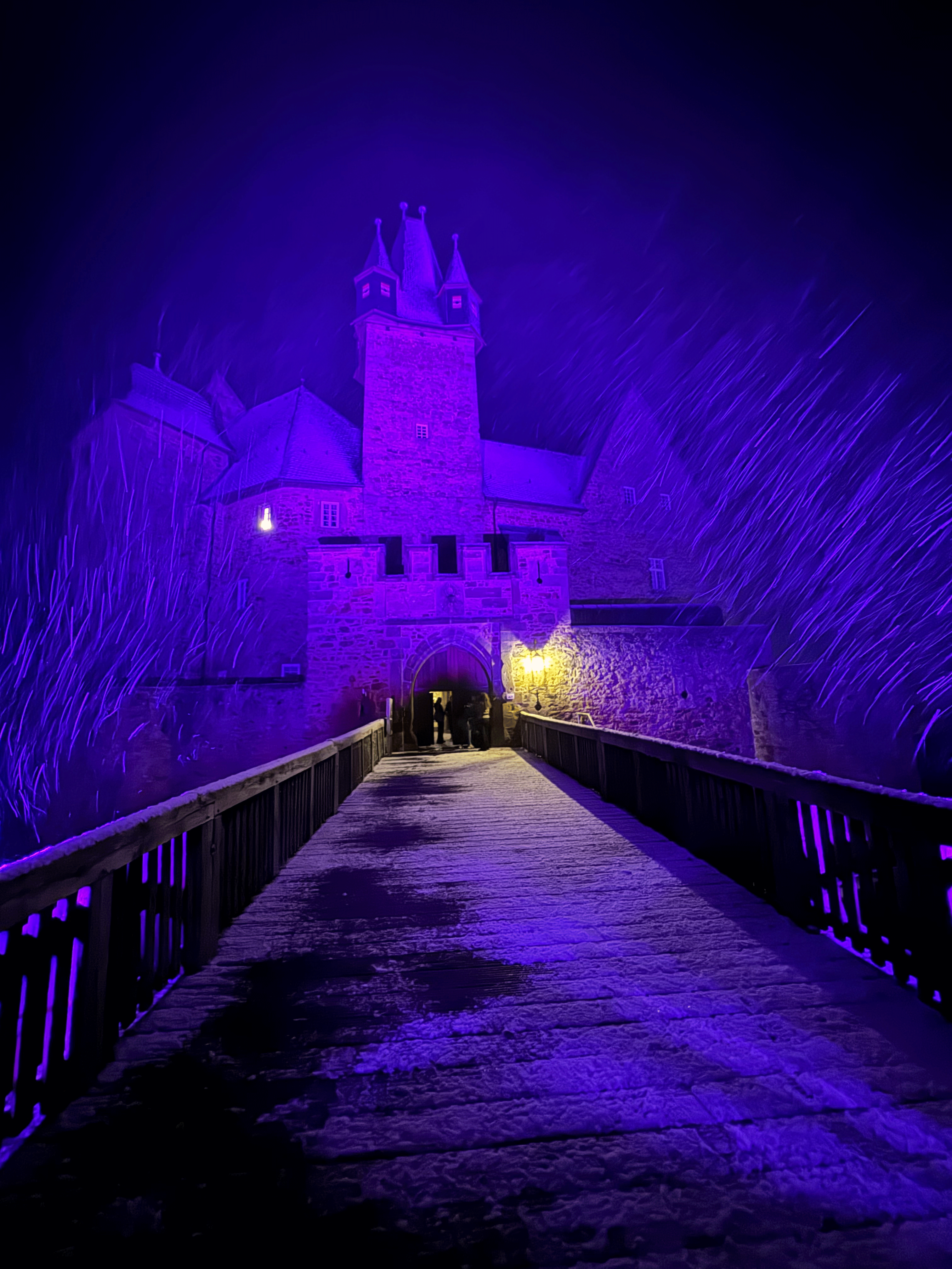 Schloss-Spangenberg-Lila-Regen