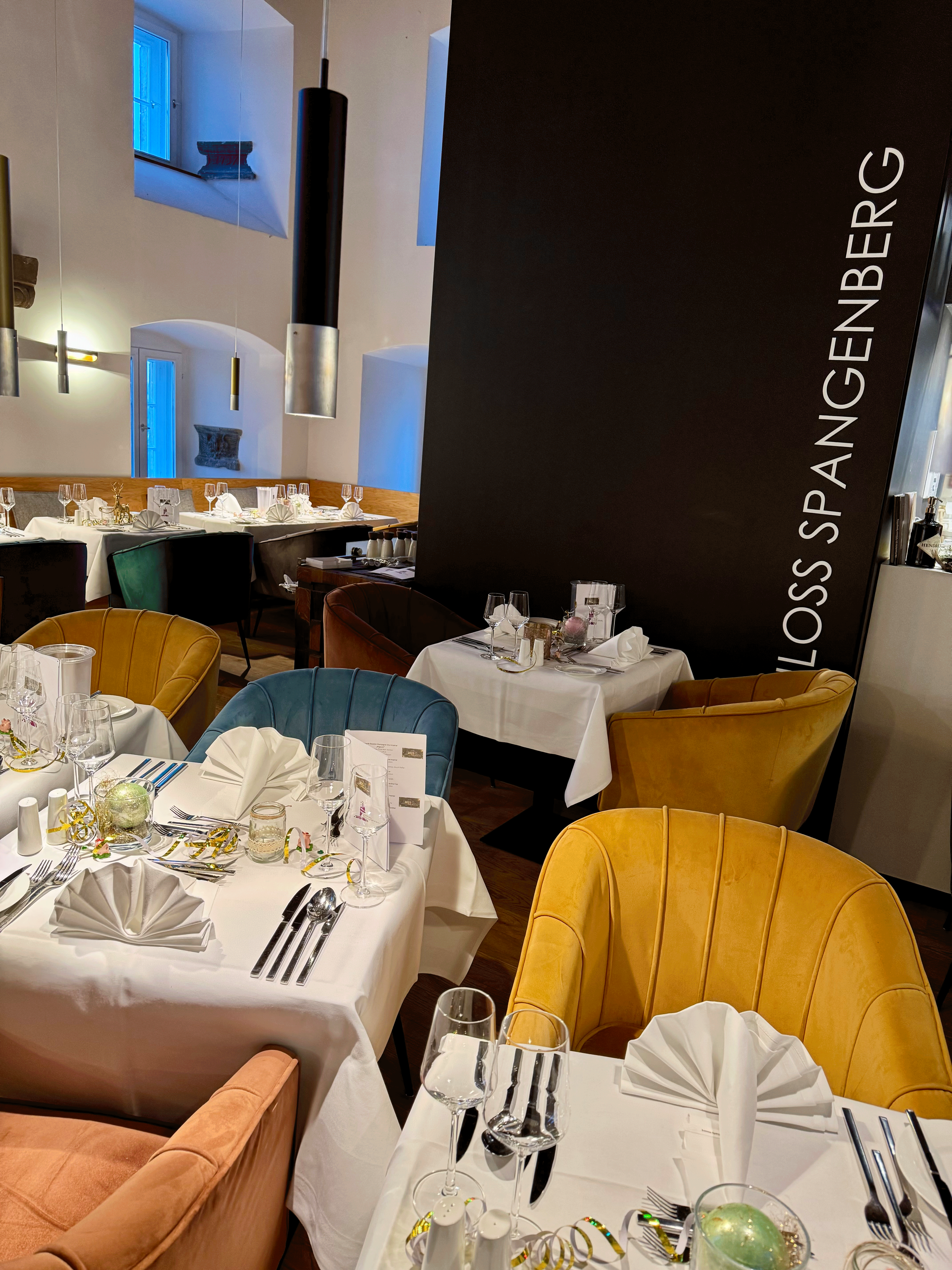 Restaurant6.gif