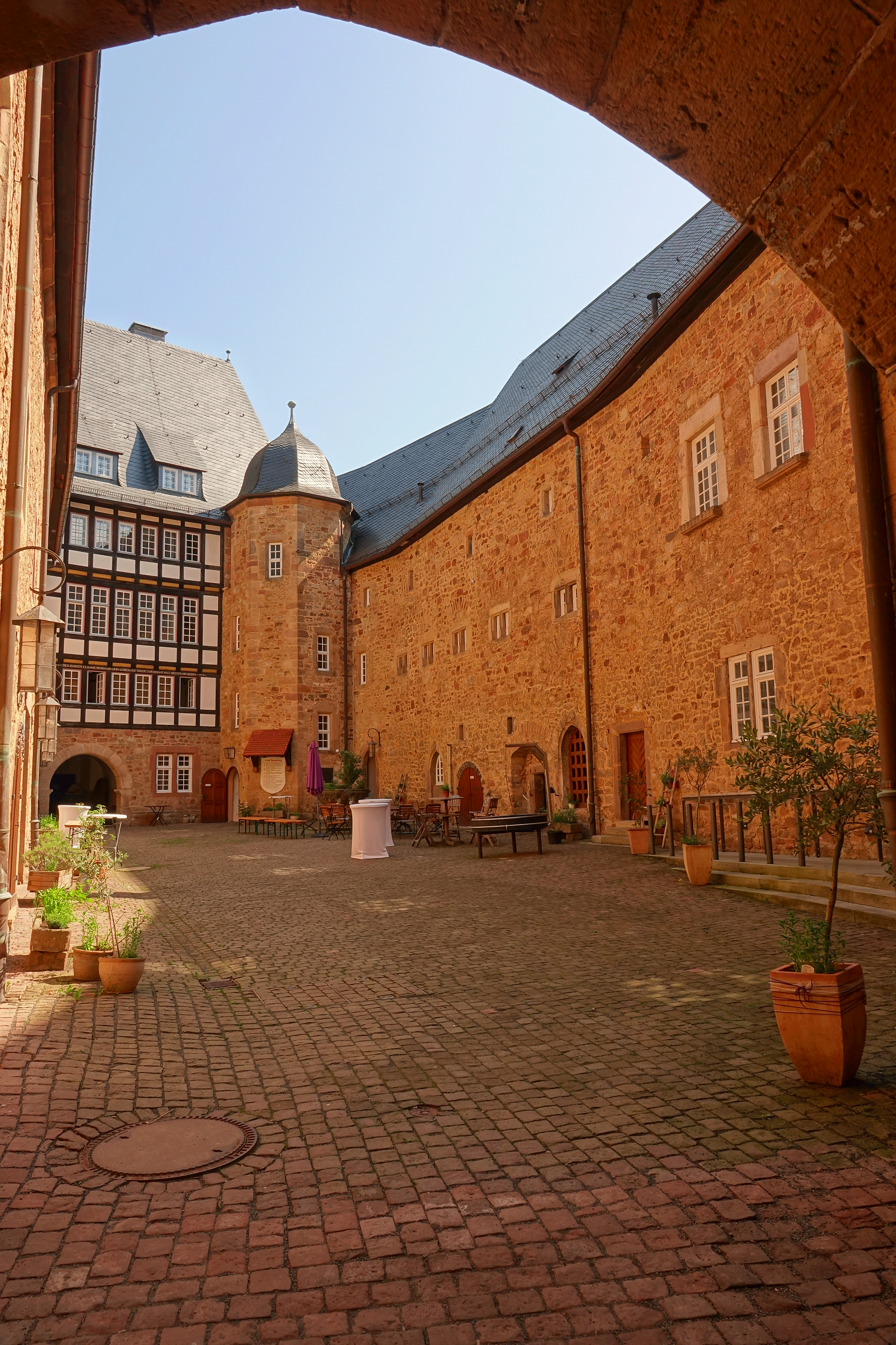 Schloss-Spangenberg-Innenhof-2